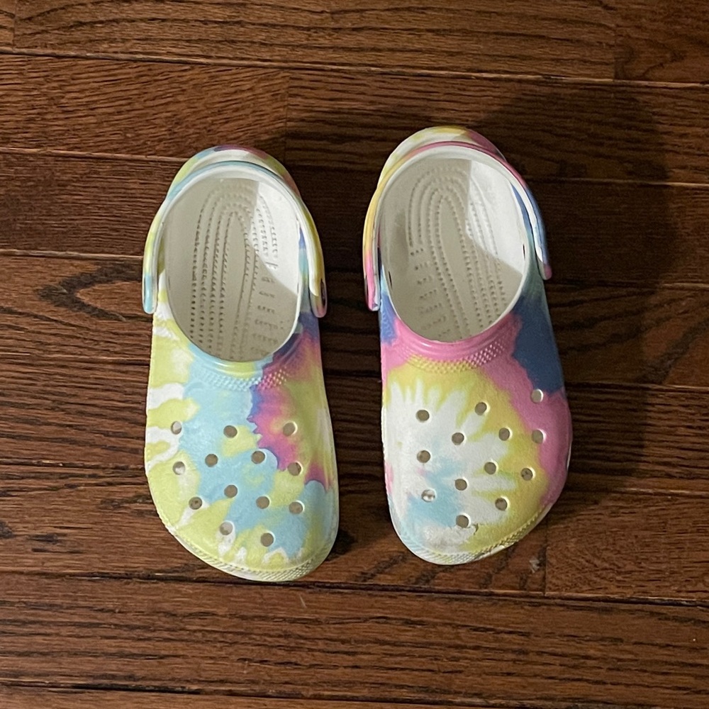 Crocs Tie Dye, Girls Sz 2